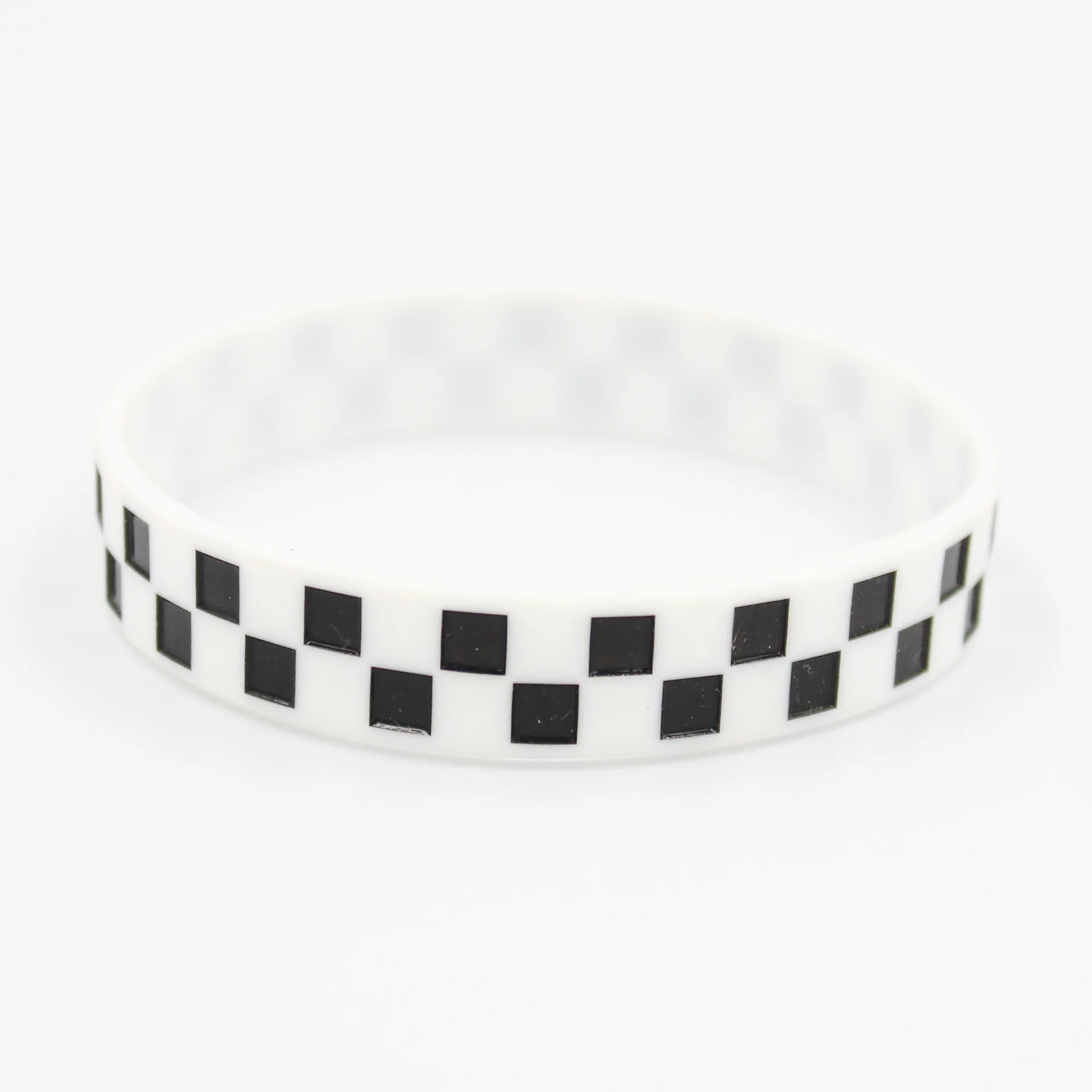 6pcs Racing Rubber Bracelets Black and White Checkered Silicone Bracelets Racing Rubber Wristbands Racing Car Party Favor