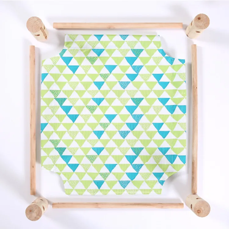 
Meeno Pet Supplies Hot Selling Wooden Travel Cat Raised Dog Bed 