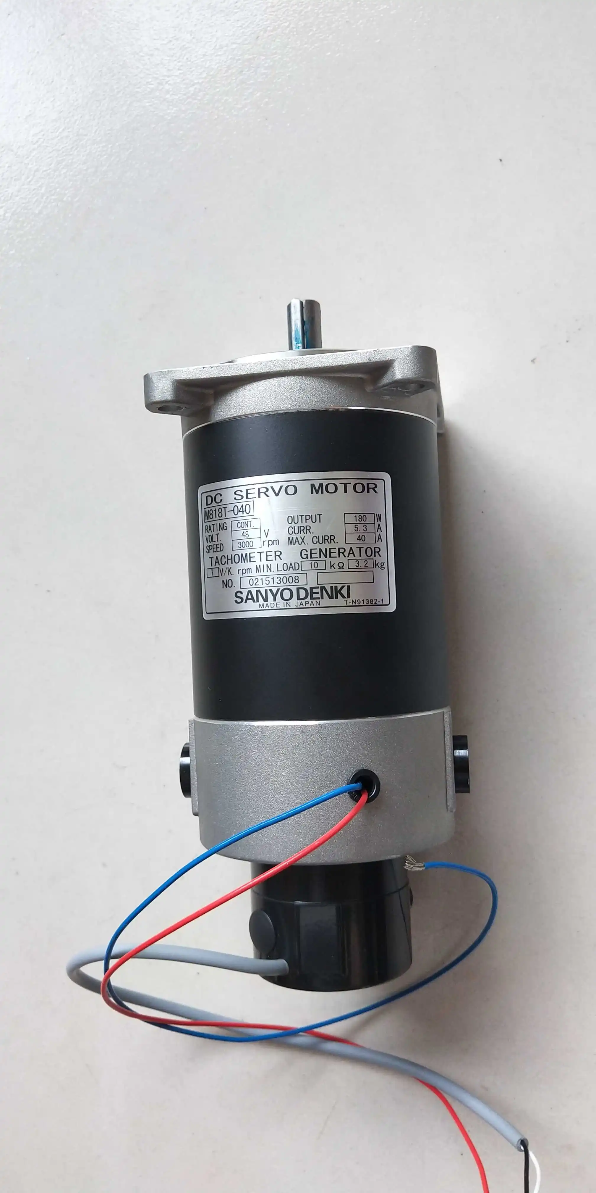 M818T-040    original   servo motor   new or used available   M818T-040