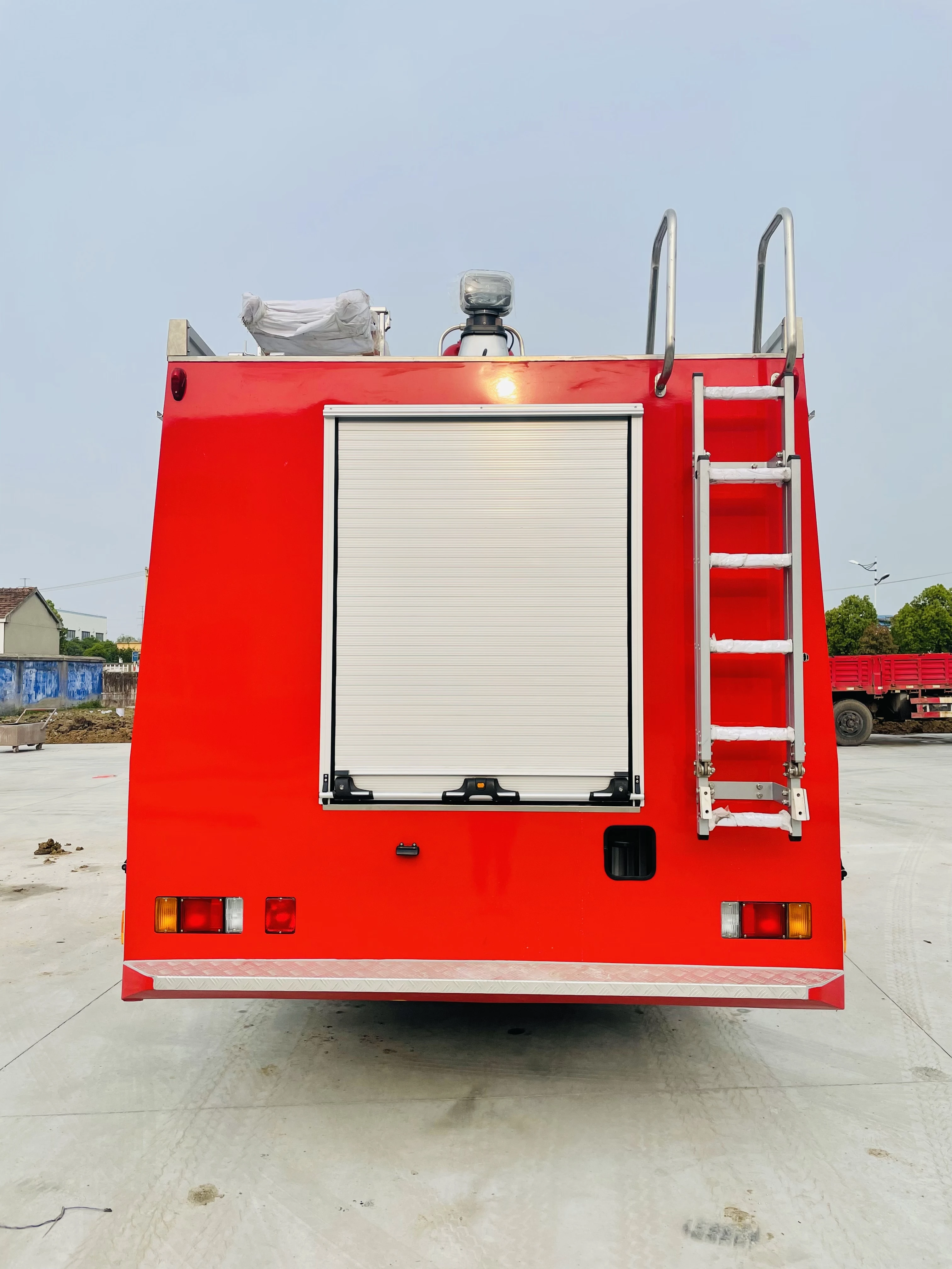 8000 liter water tank fire truck, fire fighter truck, fire fighting truck price