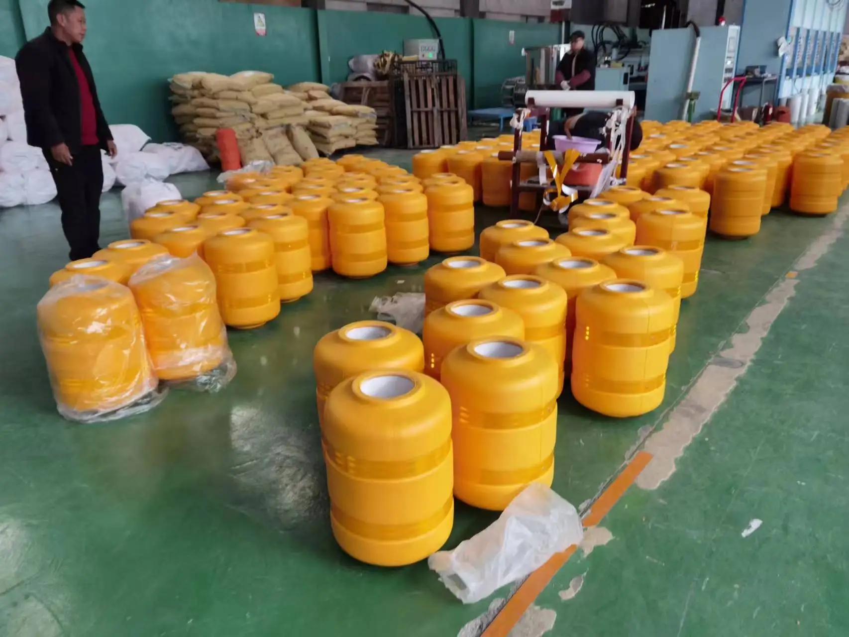 Заводская оптовая продажа отражающий дорожный ролик ограждение для защиты от столкновений