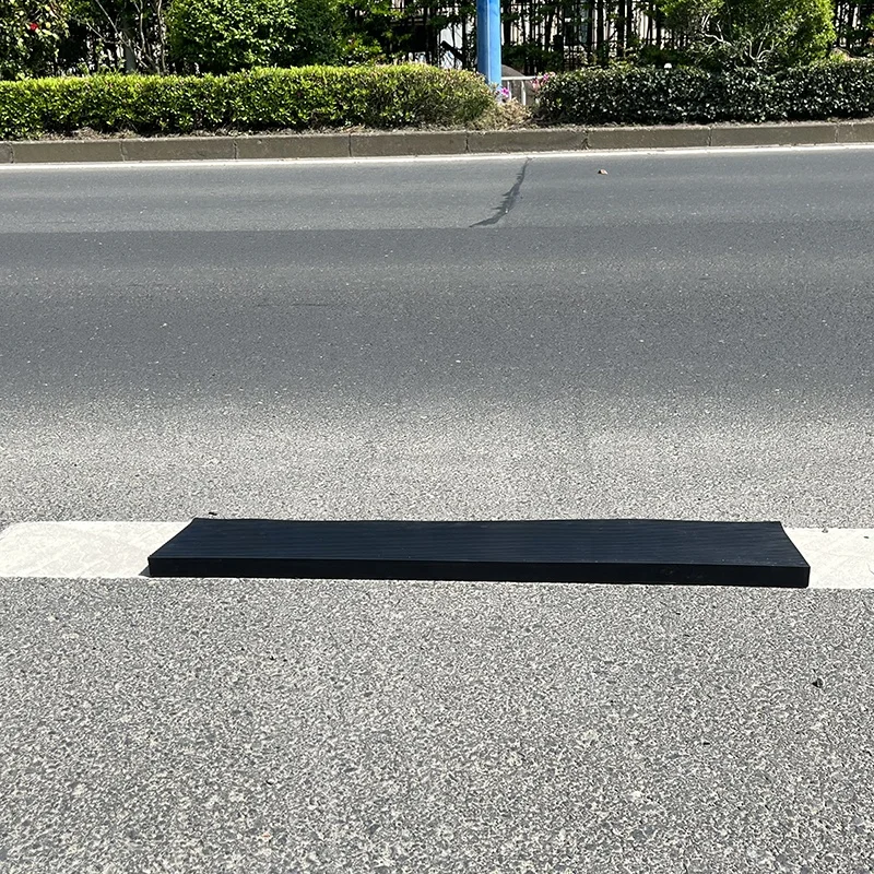 30mm China Manufacturer Multi-Purpose Durable Flexible Safety Rubber Car Kerp Ramps Black Road Ramp