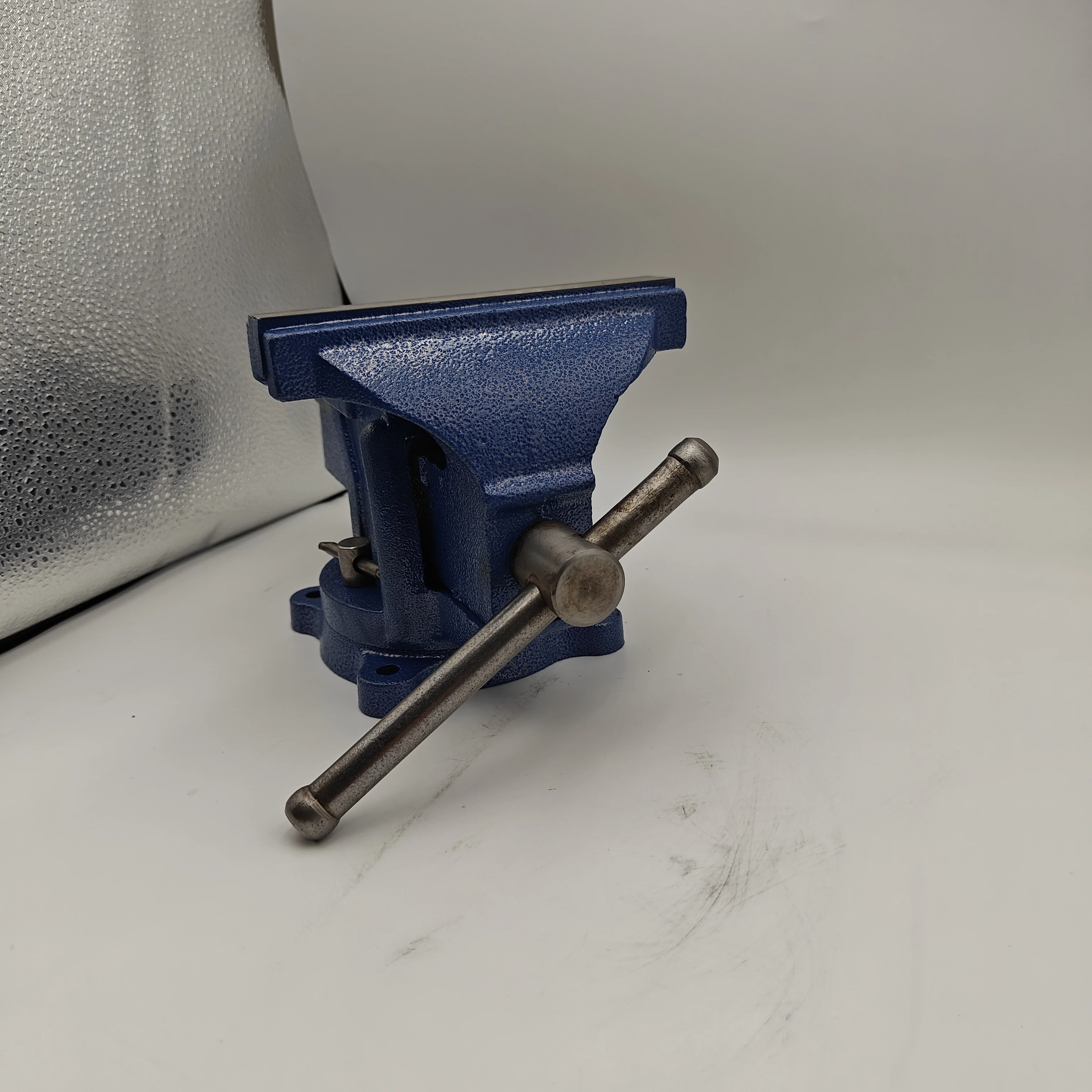 7 Inch Forged Steel Bench Vise with 360 Degree Rotating Base