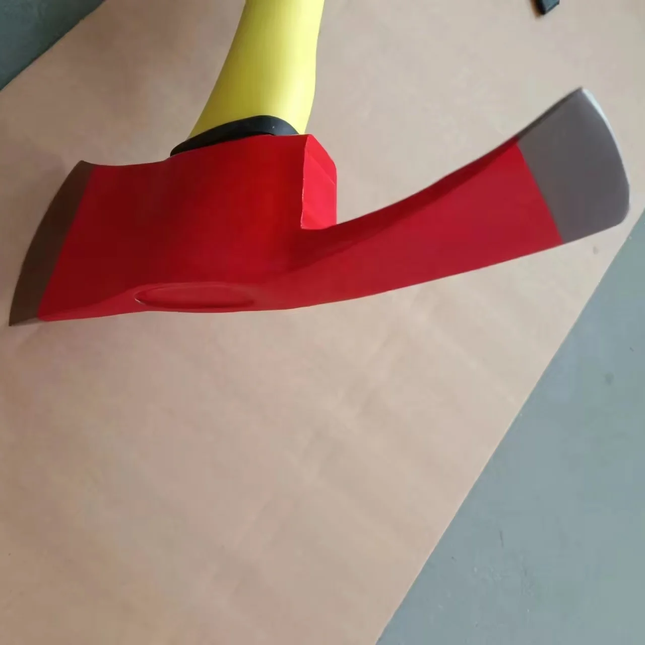 chisel fire axe with fiberglass handle
