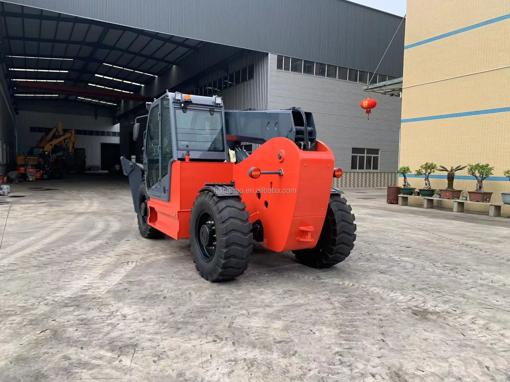 Xinghao EPA Tier 4 Approval Cummins Engine 55kw 6600lbs Capacity Telescopic Forklift Boom Loader Manufacturer Supply