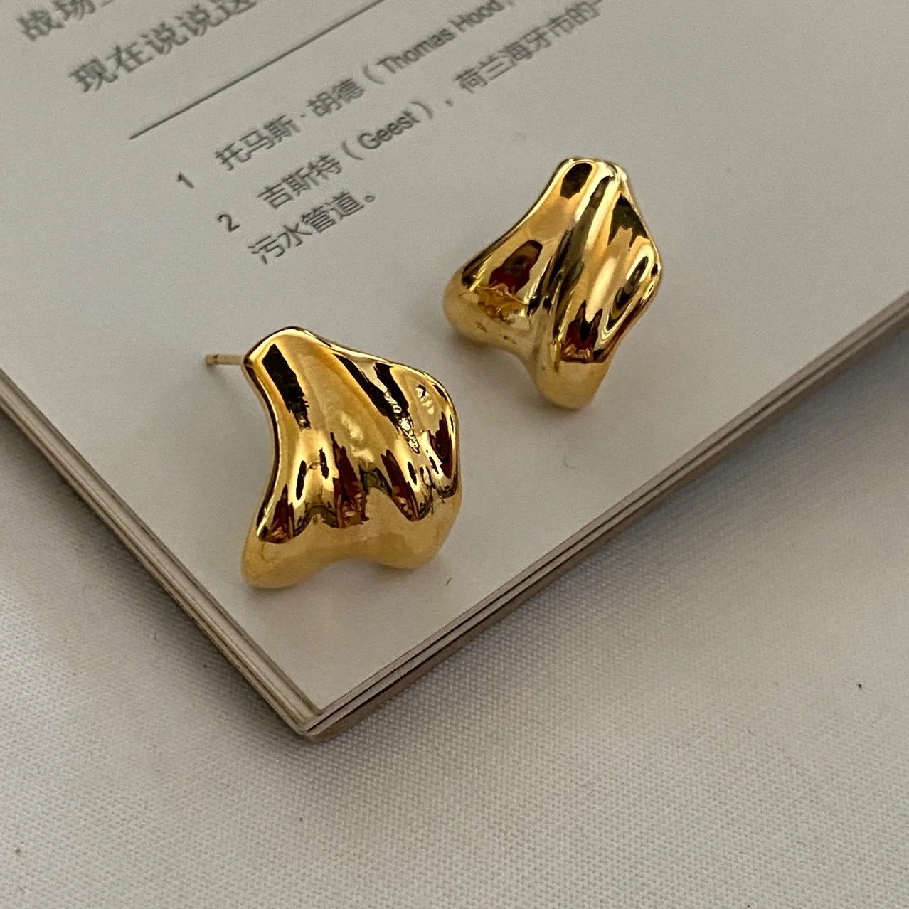 Classic Fashion Waterproof  Copper  Jewelry Twisted Texture Chunky Hoop Earring for Women