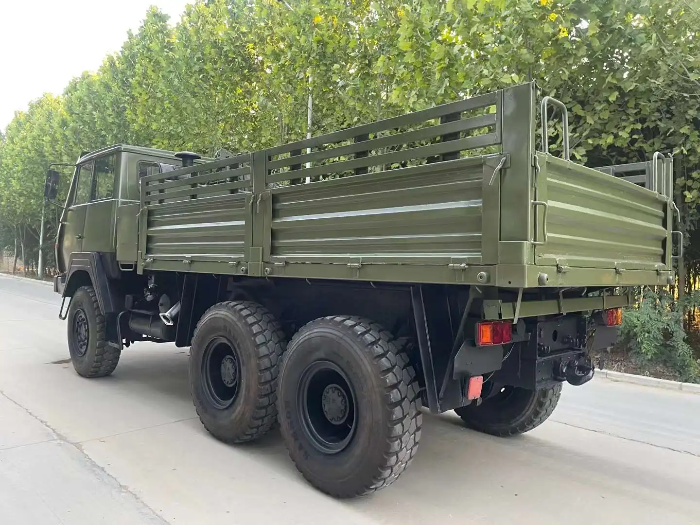Грузовик внедорожный Shacman 6X6 260HP по хорошей цене Sx2150 SX2190