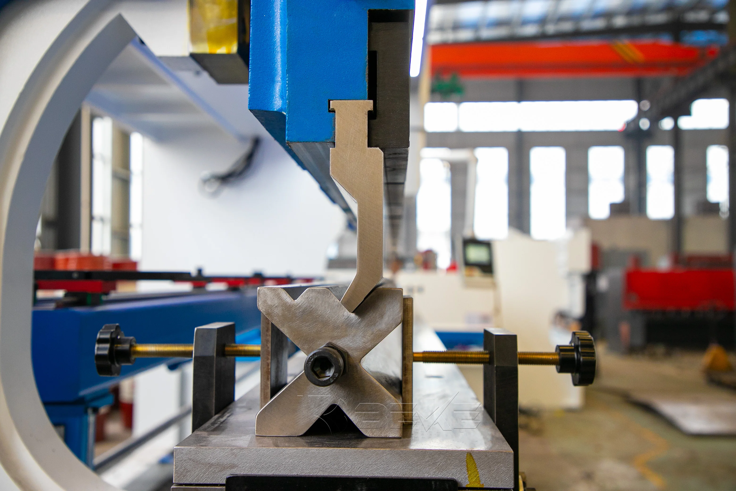 BEKE CNC automatic hydraulic sheet metal 4000KN pressure DA53T press brake