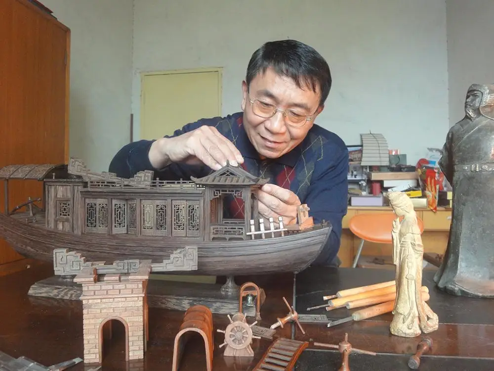 Chinese traditional handicraft wooden boat model made by Successors of intangible cultural heritage