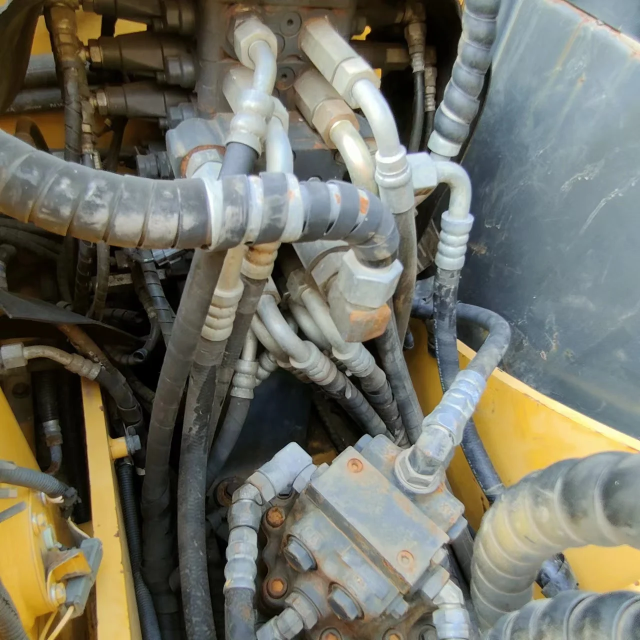 Used second hand excavator PC70-8 7 ton Komatsu excavator with big power Komatsu engine small excavator cheap price