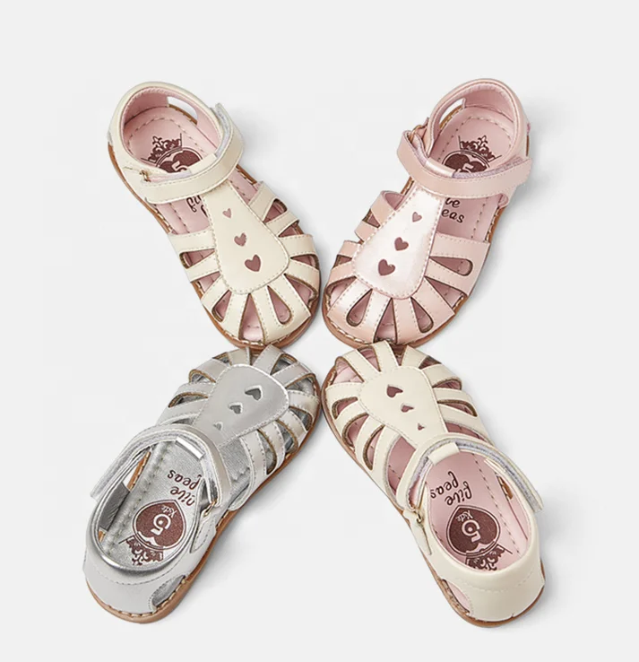 2022 New Model Heart Hollow Girls Leather Shoes Soft Flat Children Summer Sandals
