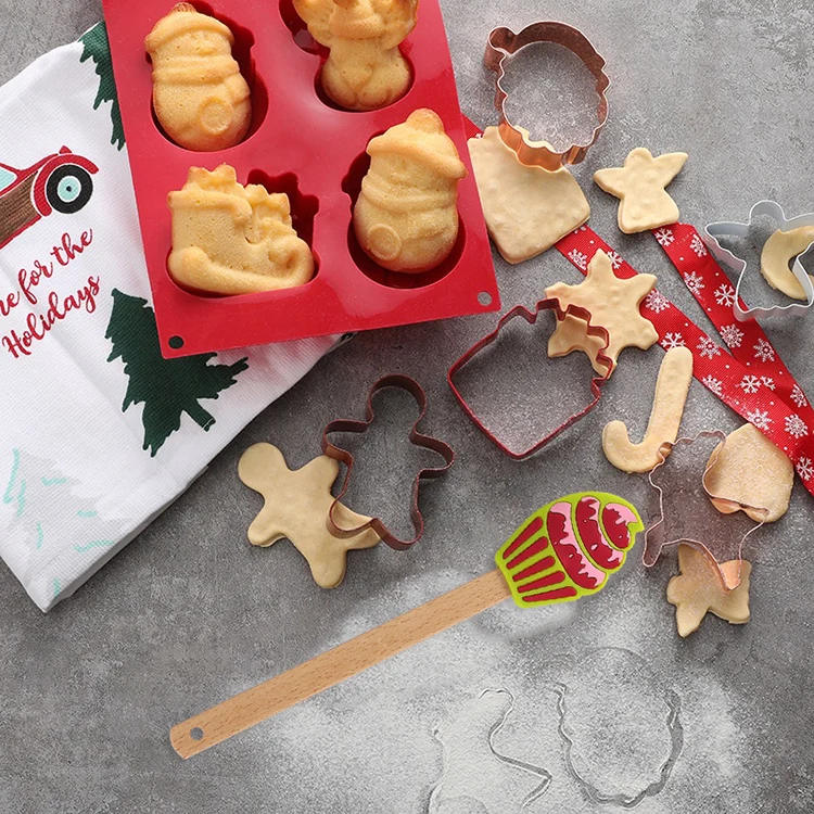 2024 New Arrivals Kitchen Gadgets Baking Tools Christmas Gift Silicone Spatula With Long Wooden Handle