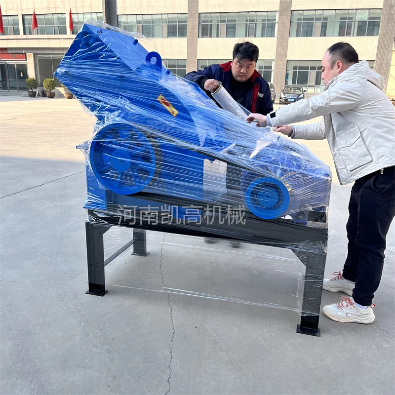 Mobile small sand making machine, concrete block crusher, pebble concrete hammer crusher