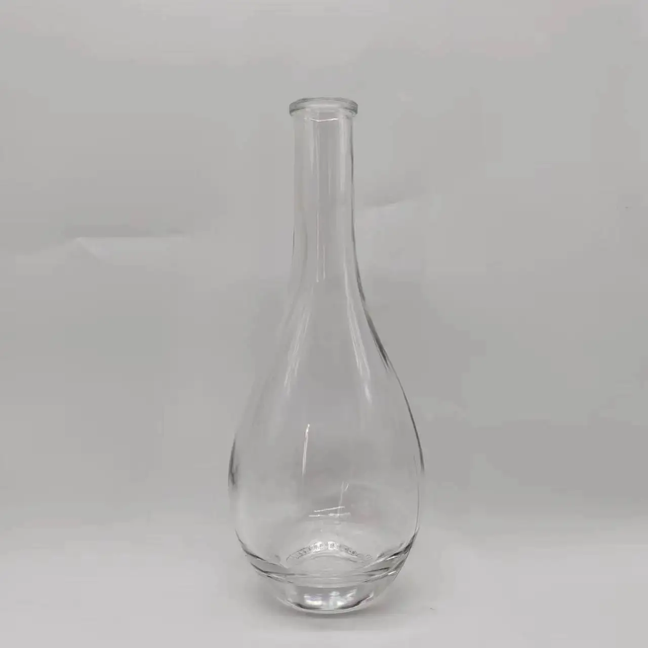 New Design 750ml Flat Shape Glass Bottle Beer Belly Style with Cork Seal for Cachaca Mezcal Tequila Wine Water Whiskey