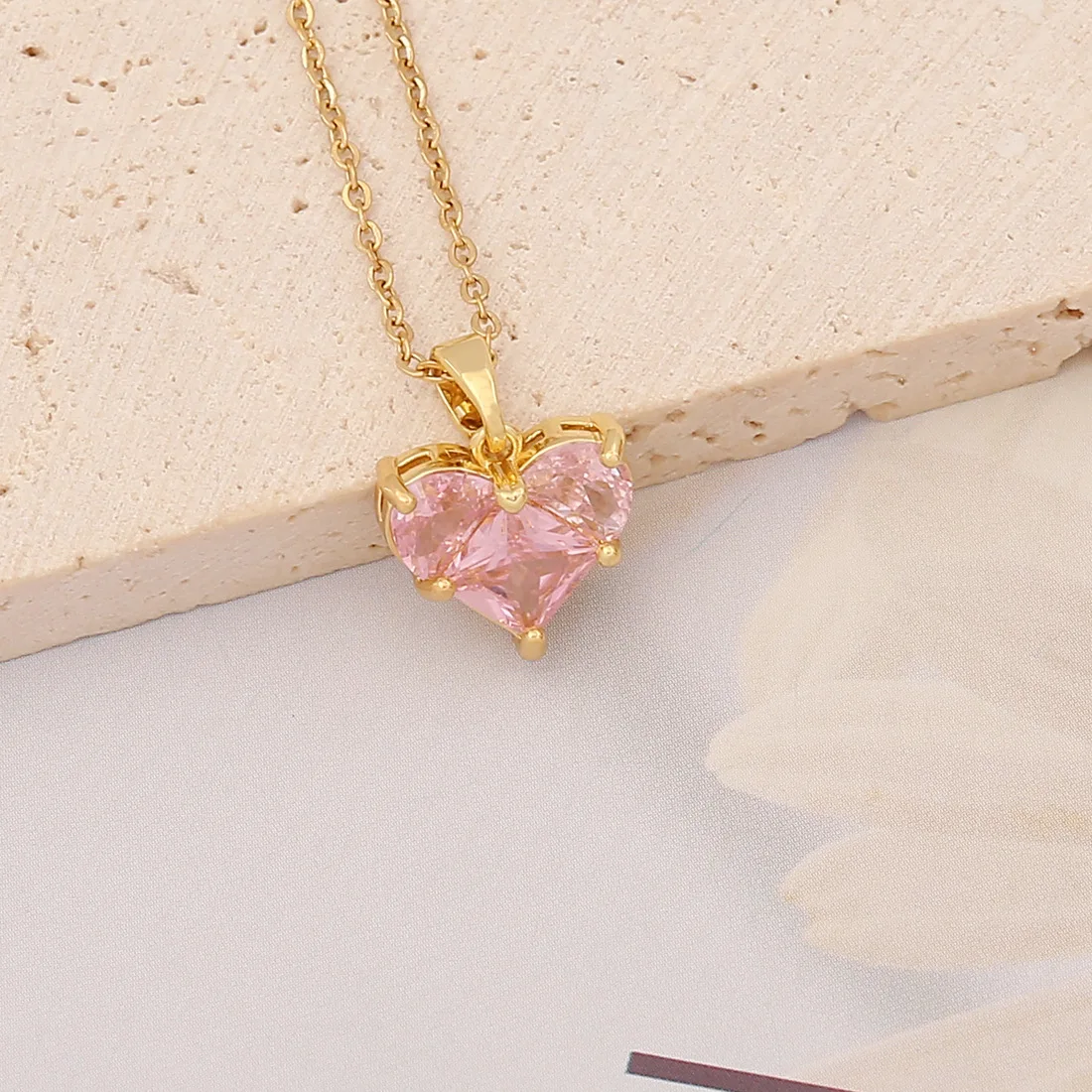 Hot sale gold plated  crystal flower pendant necklace stainless steel pink diamond pendant necklace for women