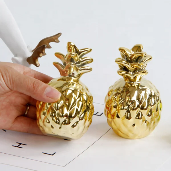 Small Size Crafts Gold Ceramic Pineapple Ornaments Fruit Sculpture Supplier Bedroom Decor