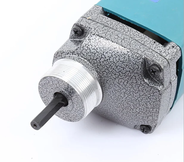 Портативный подключаемый вибратор для уплотнения бетона