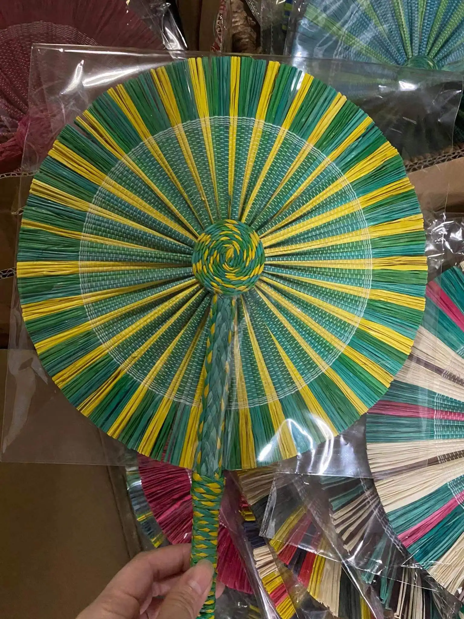 Hand fan  raffia hand made dance fans nature palm leaves hand woven Eco-friendly fan for wedding invitation or decoration