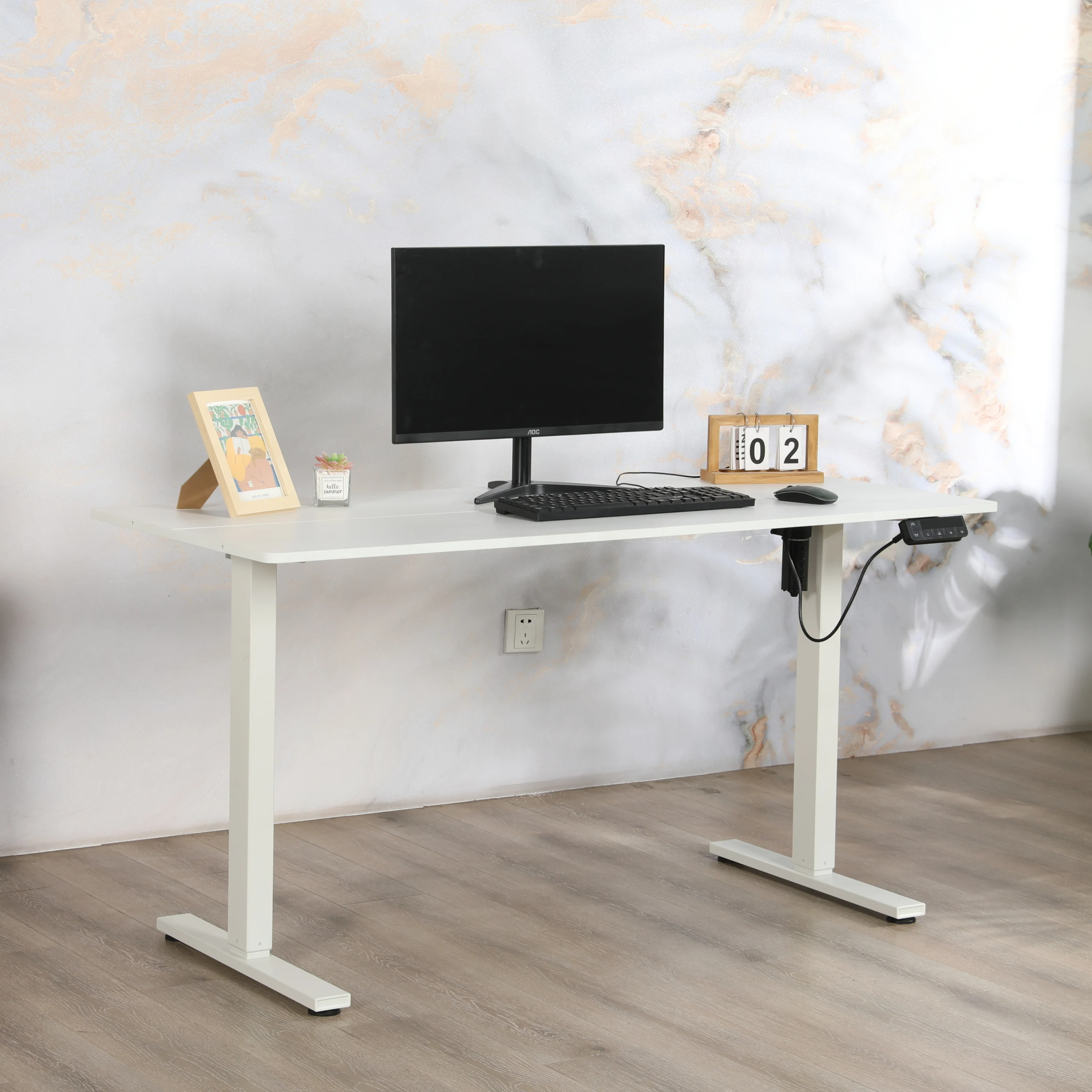 Two columns Electric height adjustable desk with desktop