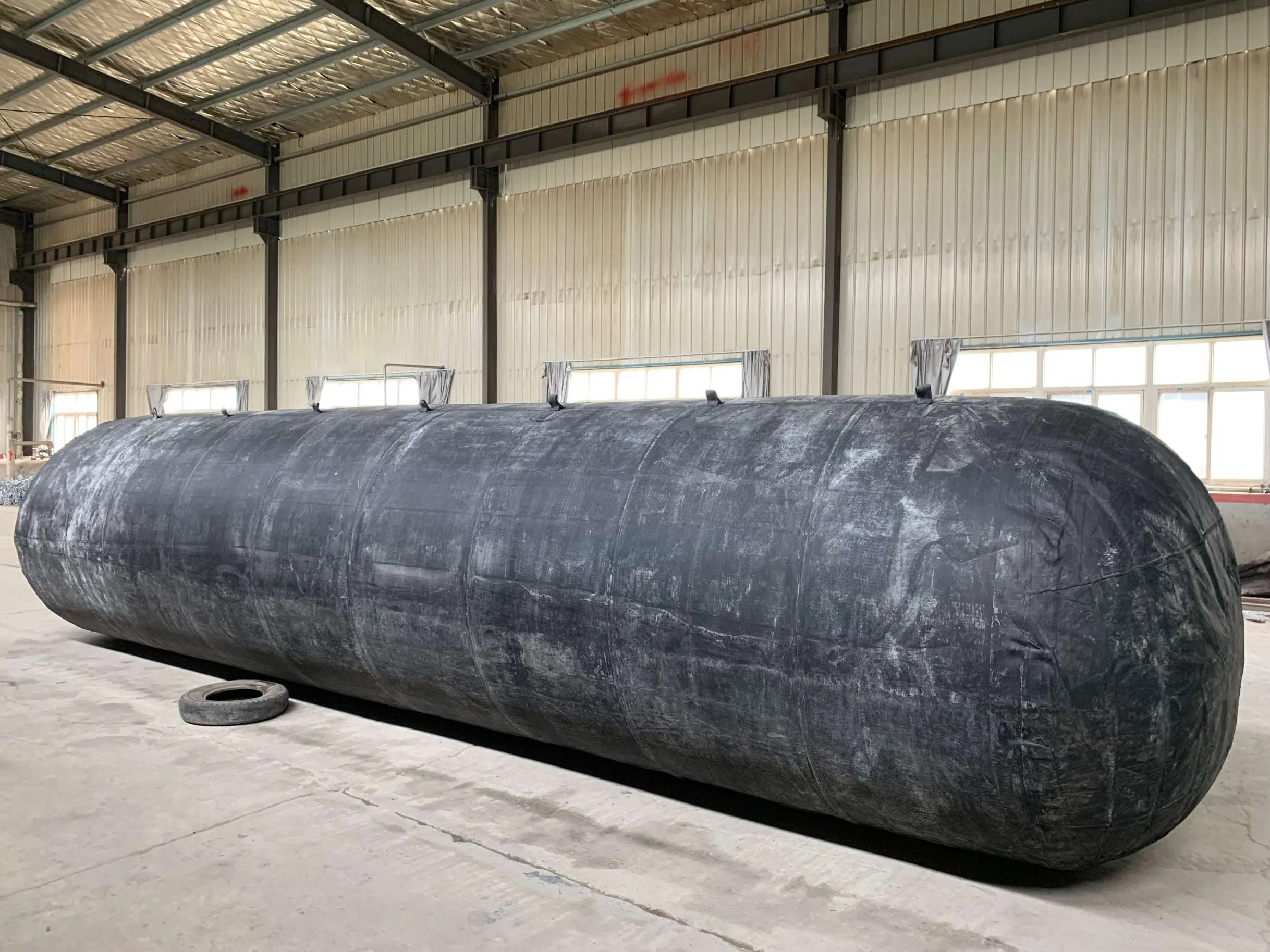 Custom size floating inflatable marine salvage lift bags