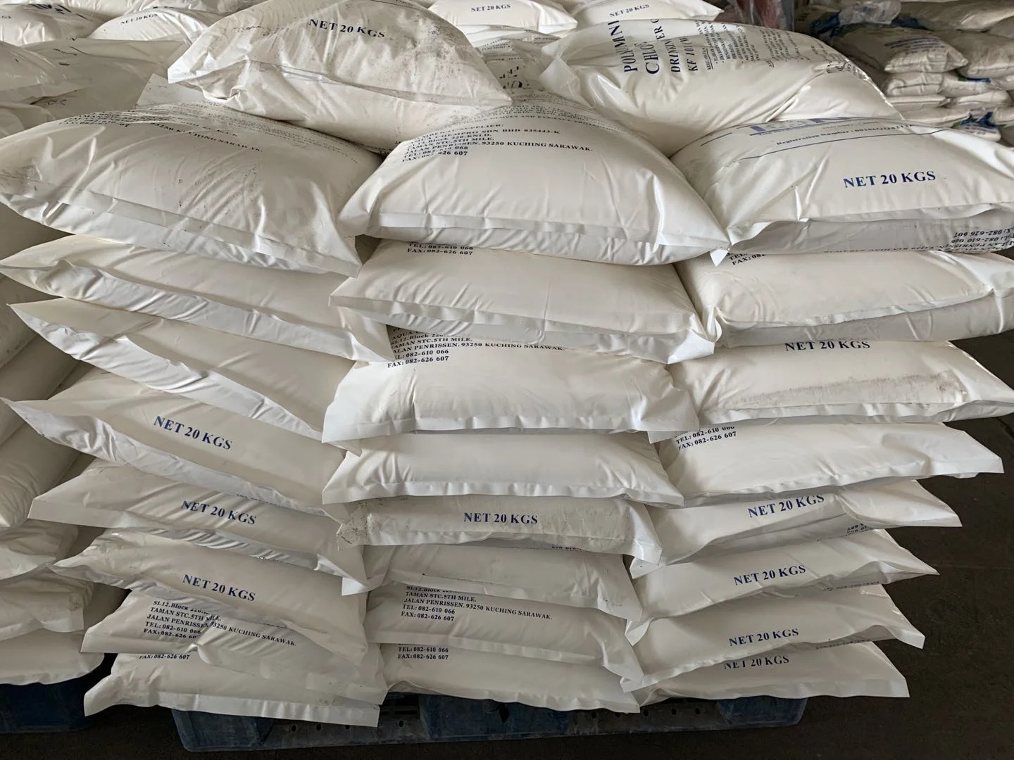 Activated alumina for water activated aluminum desiccant