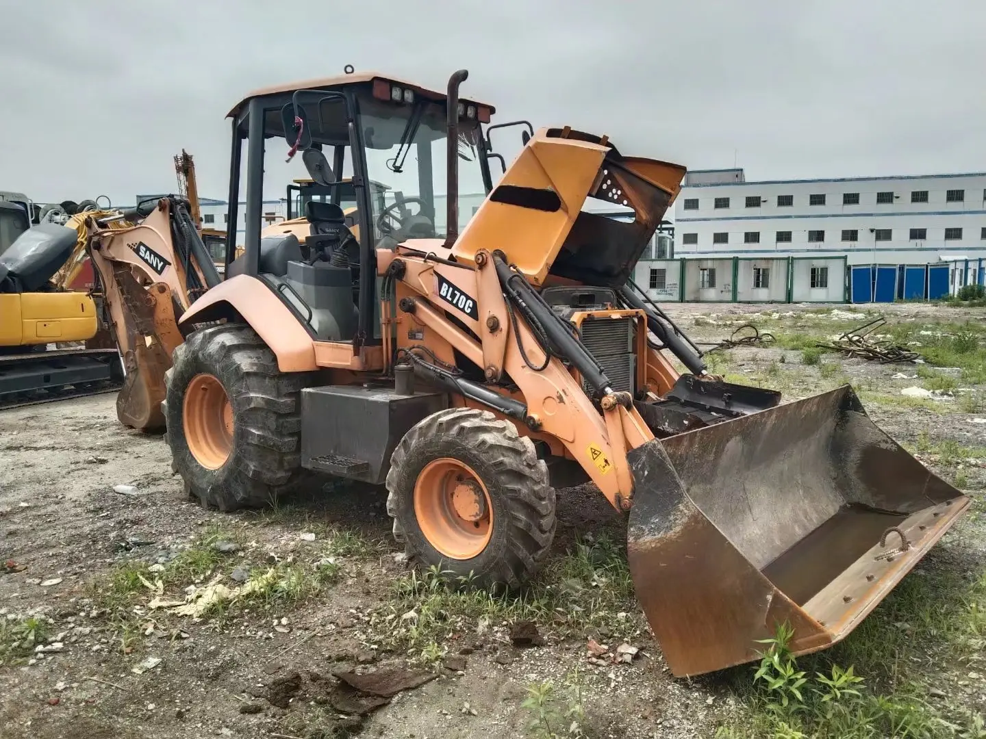 Оригинальный японский экскаватор-погрузчик SANY BL70 C для продажи/подержанный в хорошем состоянии