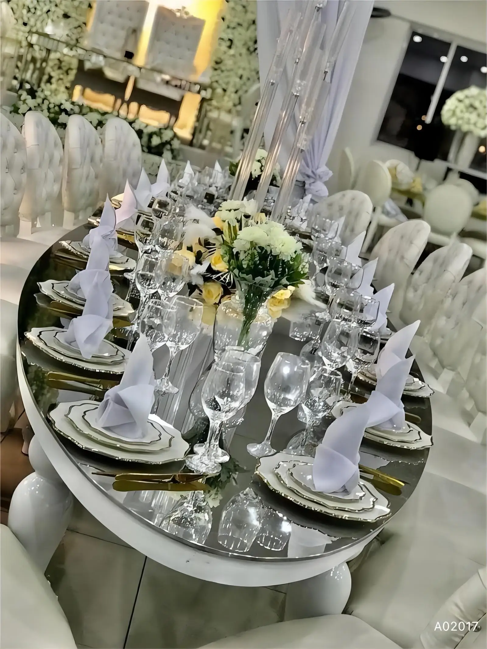 Wholesale Modern Gold Stainless Steel Glass Oval Table for Dining Banquets Parties Weddings Hotel Use