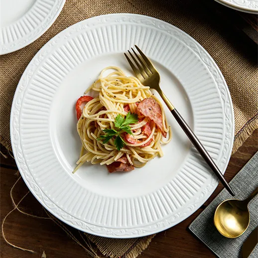 Romantic White Embossed Lace Design Luncheon Serving Italian Ceramic Plate For Wedding Party Porcelain Steak Dinner Plate