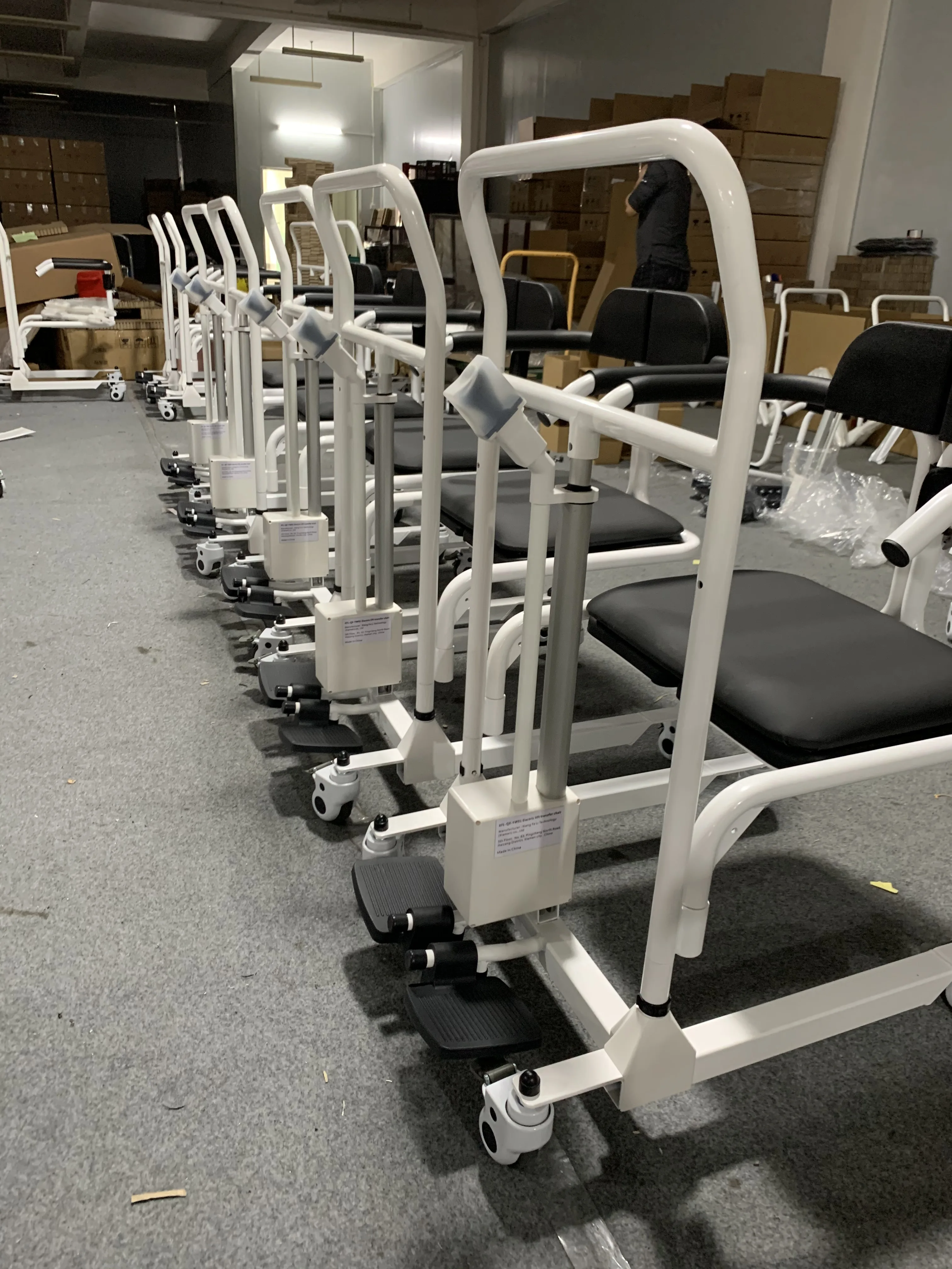 UZYW-01 Home Care Paralysis Mover Electric Lift Patient Transfer Chair With Commode Hole With Motor Nursing Aid Wheelchair