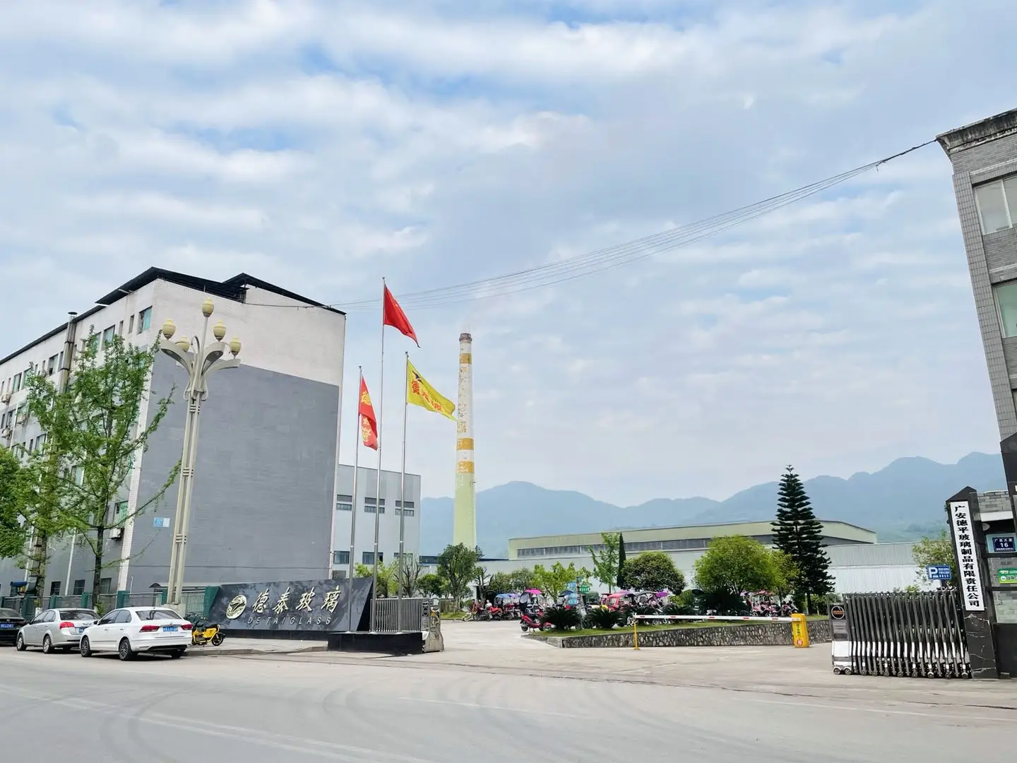 
Widely-used pump wooden with wholesale price glass liquor bottle 