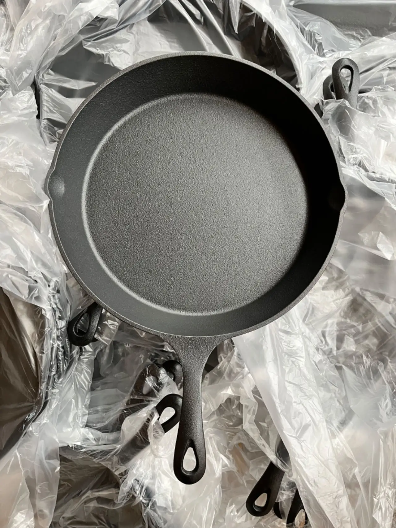 pre seasoned 8 10 12 inch cast iron frying skillet pan factory supplying