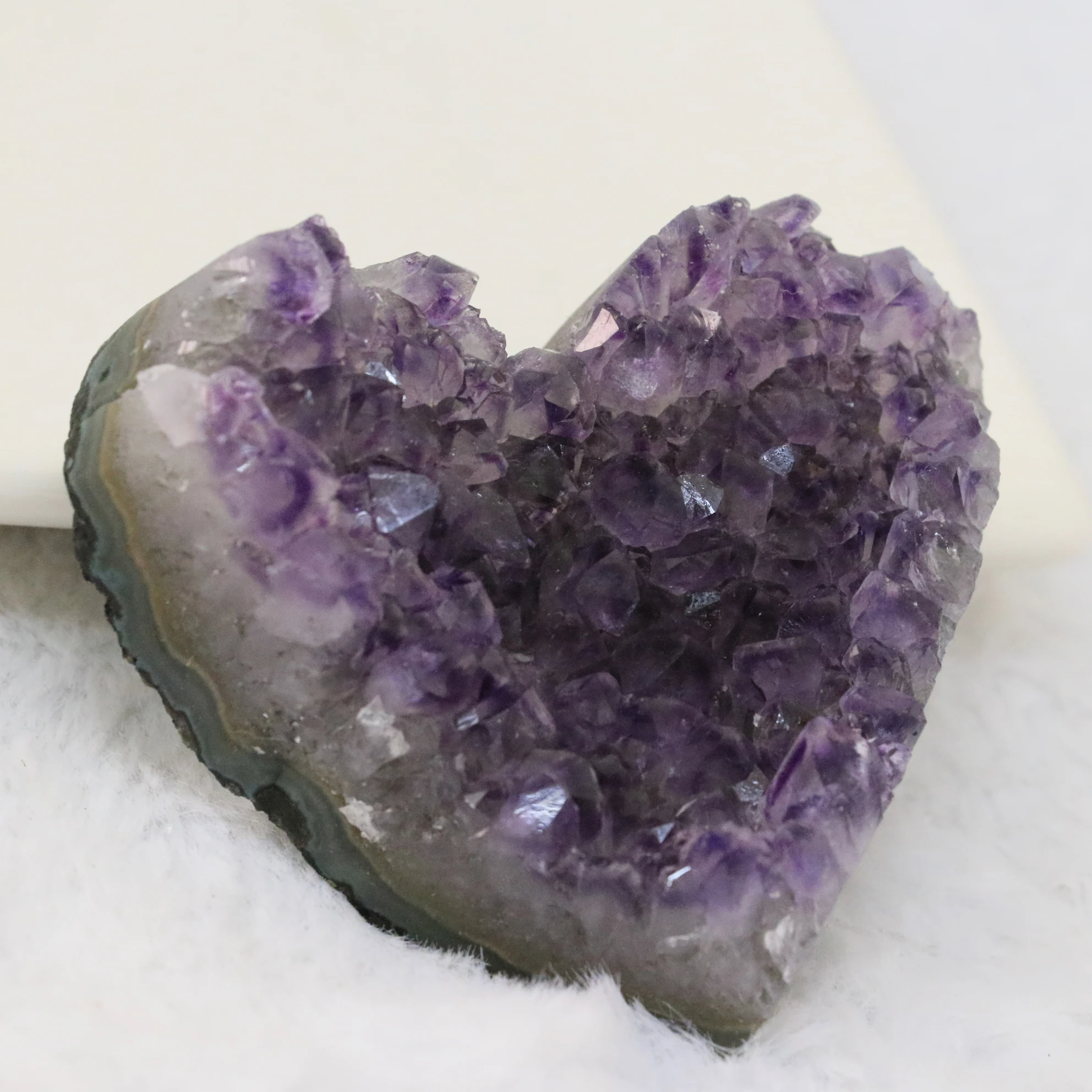 
Wholesale exquisite heart-shaped amethyst crystal Quartz crafts 