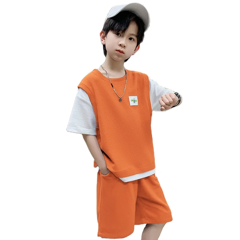 Детский спортивный костюм с коротким рукавом и шортами