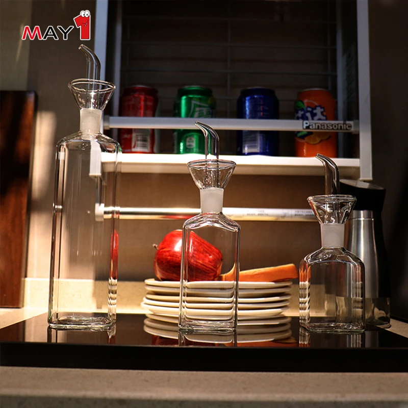 Hand Blown High Borosilicate Cuboid Glass Oil Pot For Kitchen Cooking