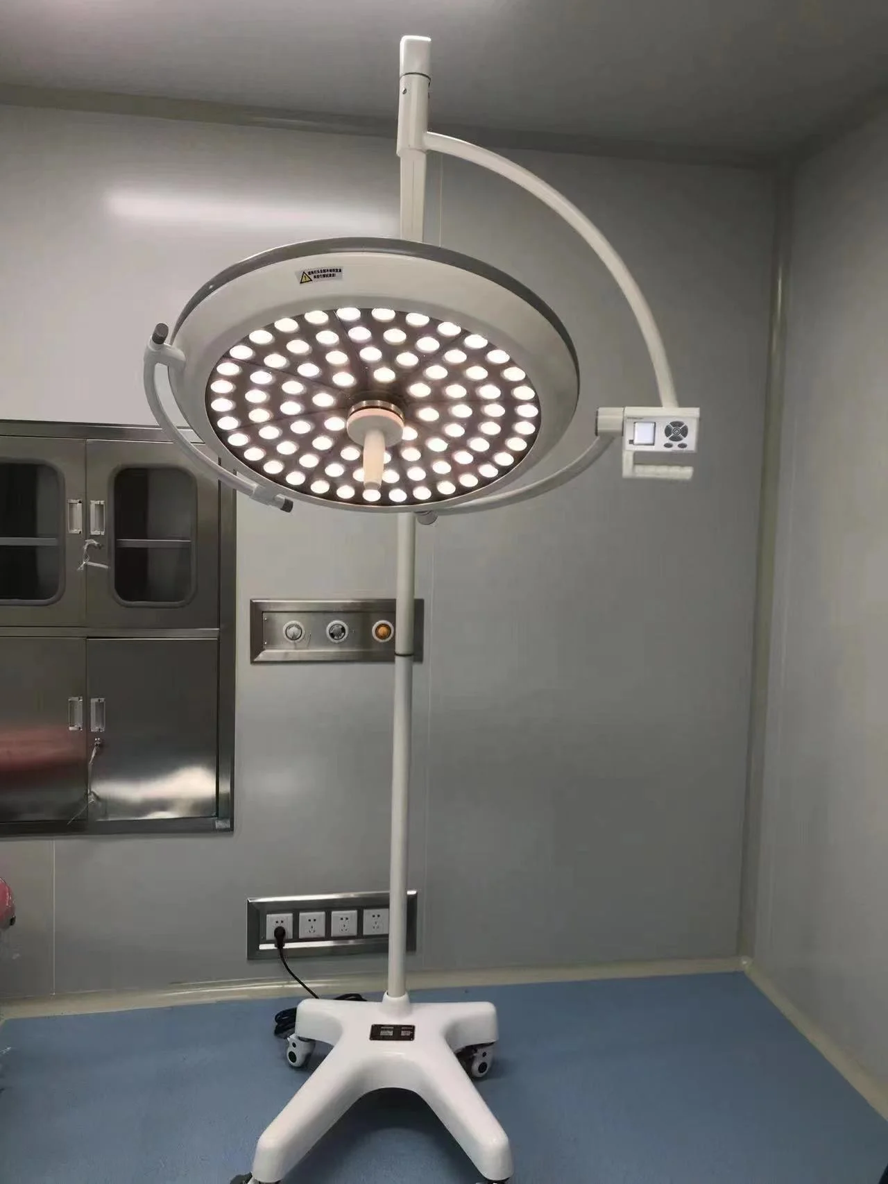 Lexison Veterinary Equipment: POLK-LED700M High quality Mobile Shadowless LED Surgical Lamp for surgical and examination