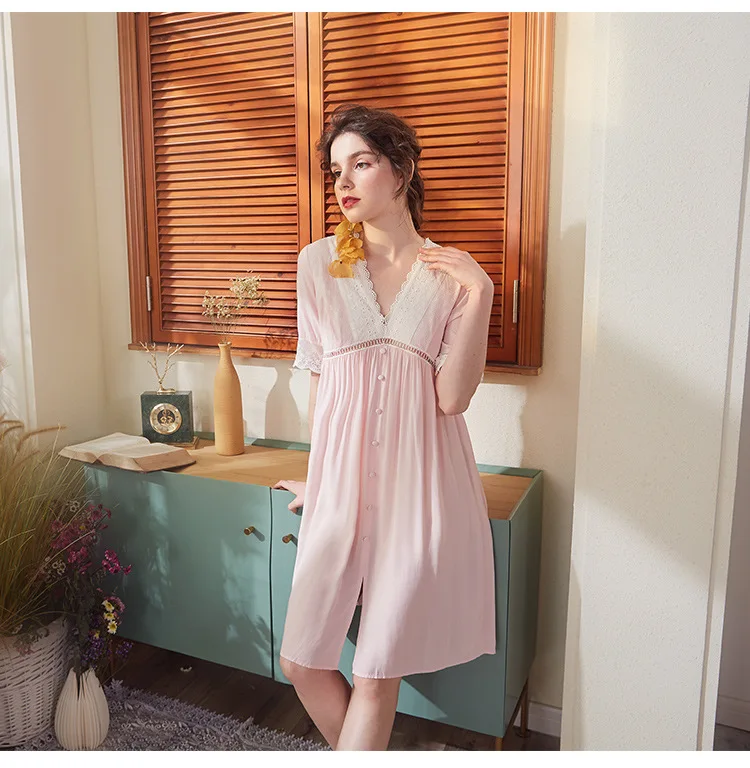 
2020 Spring New Oversize Lace Vintage V-neck Soft Cotton White Sleepwear women%27s long nightgown 