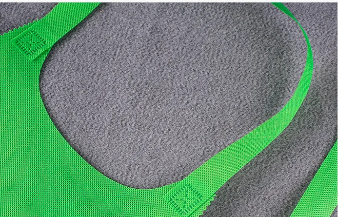 On stocked Custom Waterproof Oilproof Restaurant BBQ Seafood Lobster Plastic Non-Woven Bibs Disposable Apron