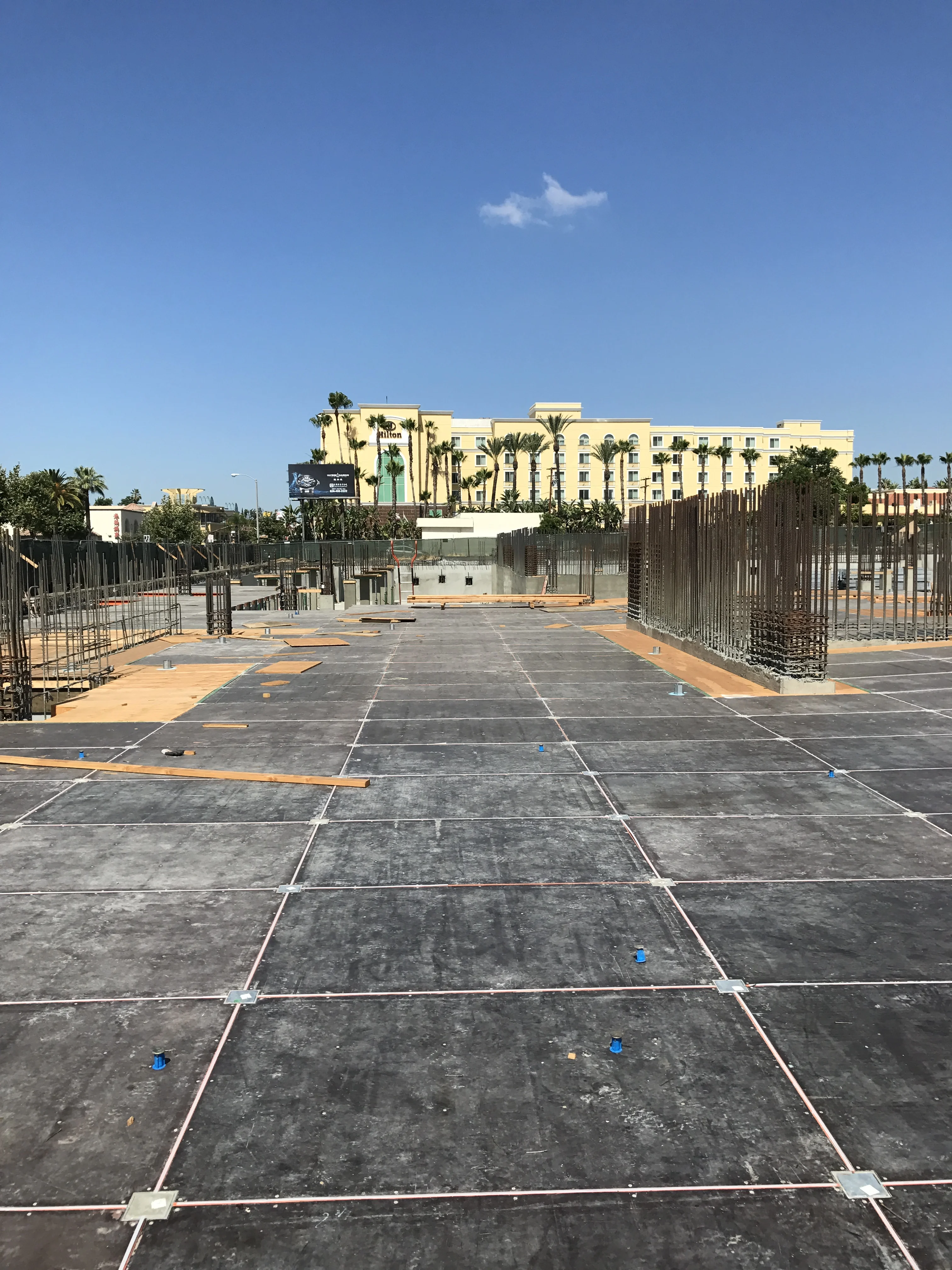 Panel prop shoring formwork for concrete construction