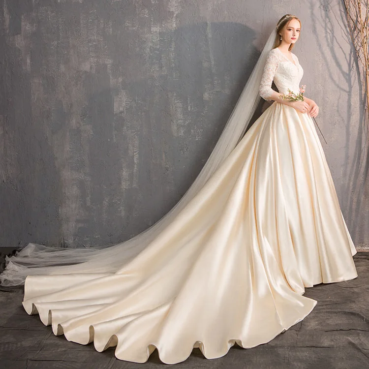 
2019 autumn court bride V-neck satin long tail wedding dress ball gown 