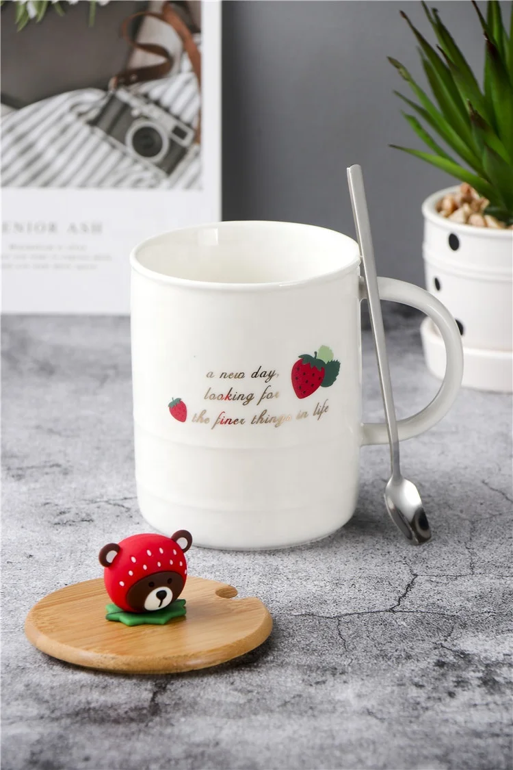 New Design Pink Strawberry Tall Glazed 500ml Pink Ceramic Coffee Cup and Mug for Drinking with Lid and Spoon Ceramic Coffee Mugs