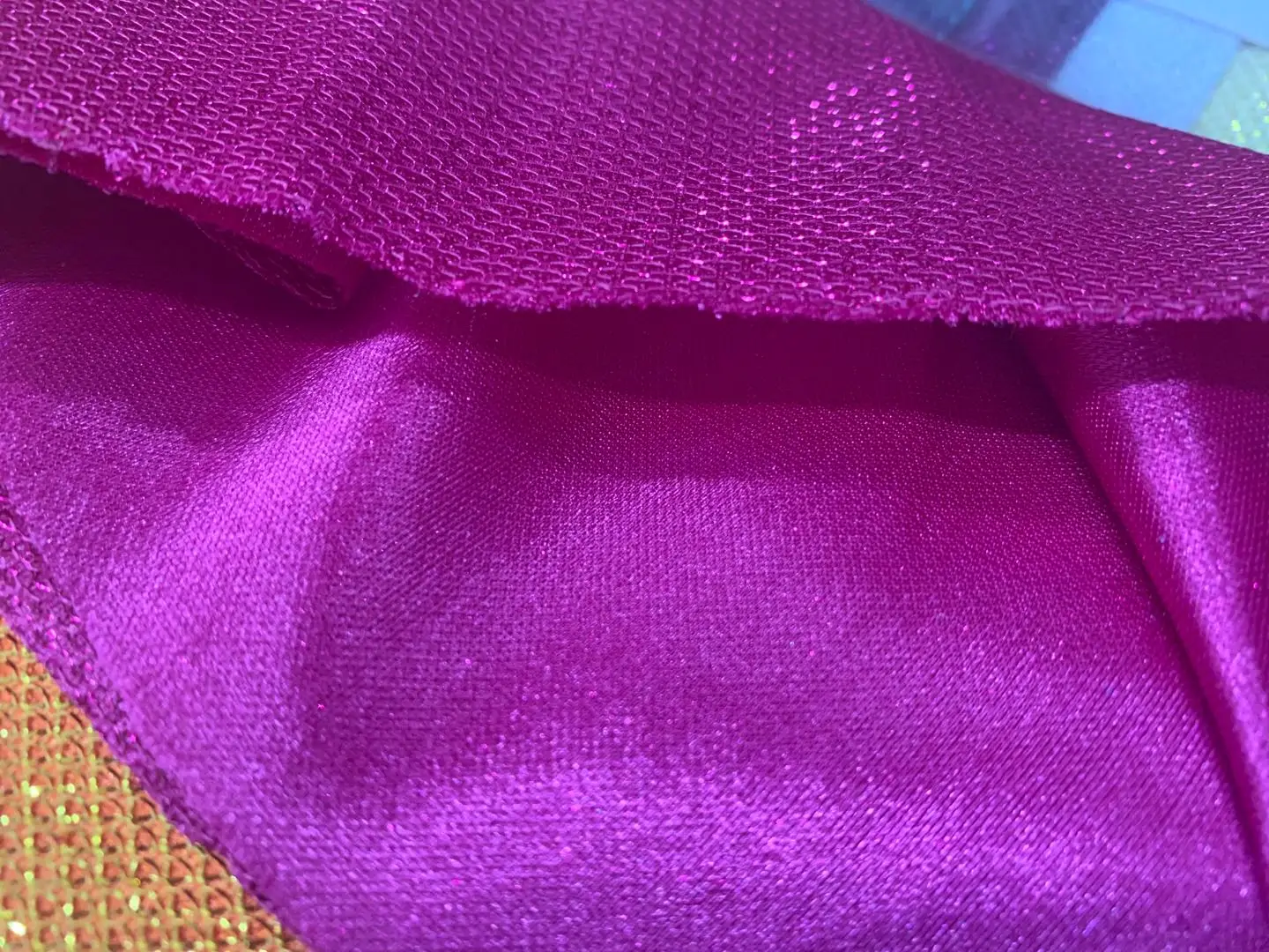 Сетчатая трикотажная сатиновая ткань с бриллиантовым люрексом и лунным