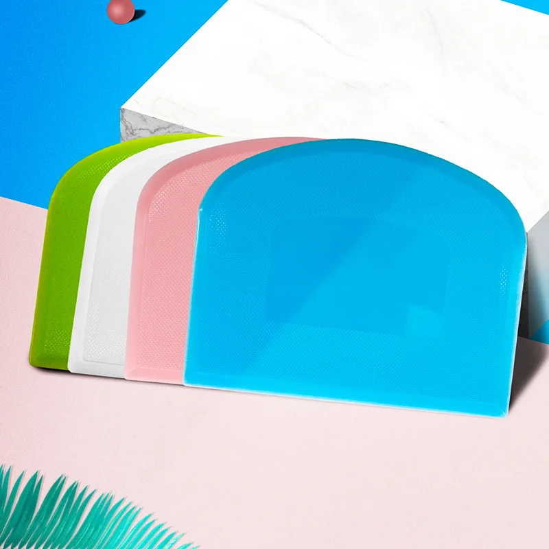 Household Sustainable Food Grade Semi-circle Sourdough Bread Nonstick Plastic Scraper Cake Cheese Cutter
