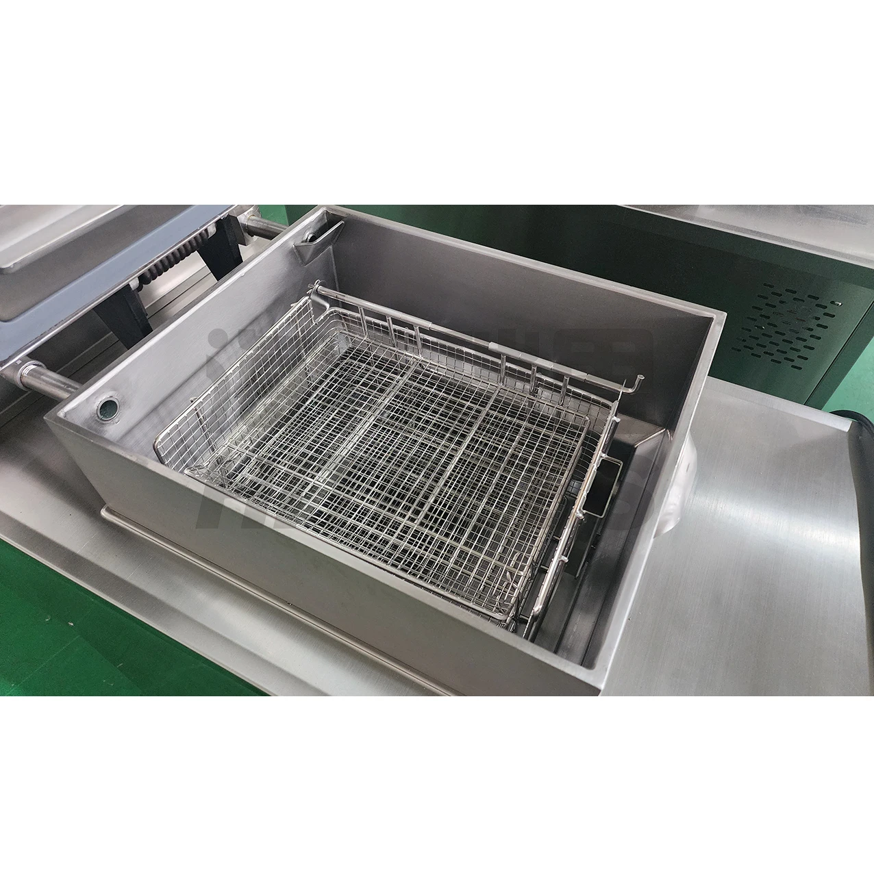 Easy Operation Banana Chips Deep Fryer  For Trout Fillet Cutting With High Yield