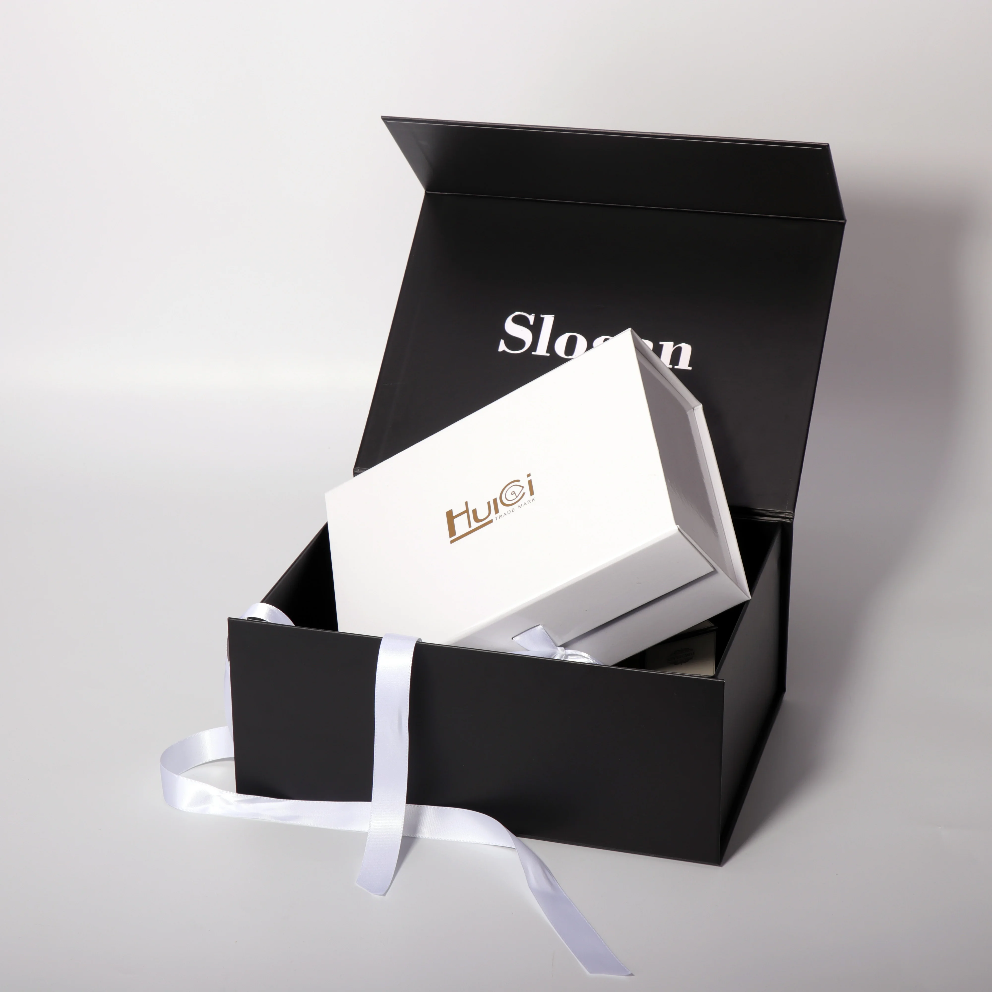 Custom Logo Gift Box Clothing Shoe Product Packaging Box Luxury Magnetic Jewelry Box With Handle