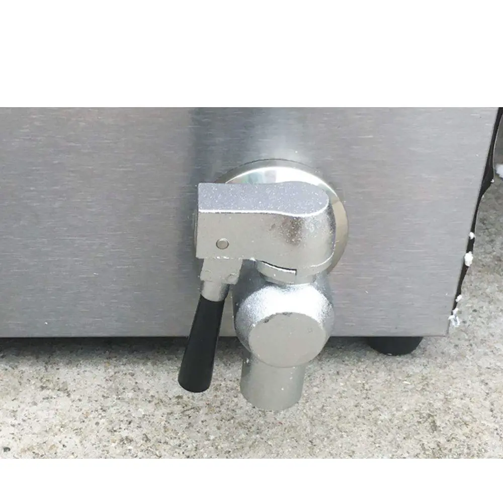 New Ce Commercial Electric Doughnut Maker Stainless Steel Mochi Donut and Cheese Donut Fryer for Restaurant Use with Pump PLCT