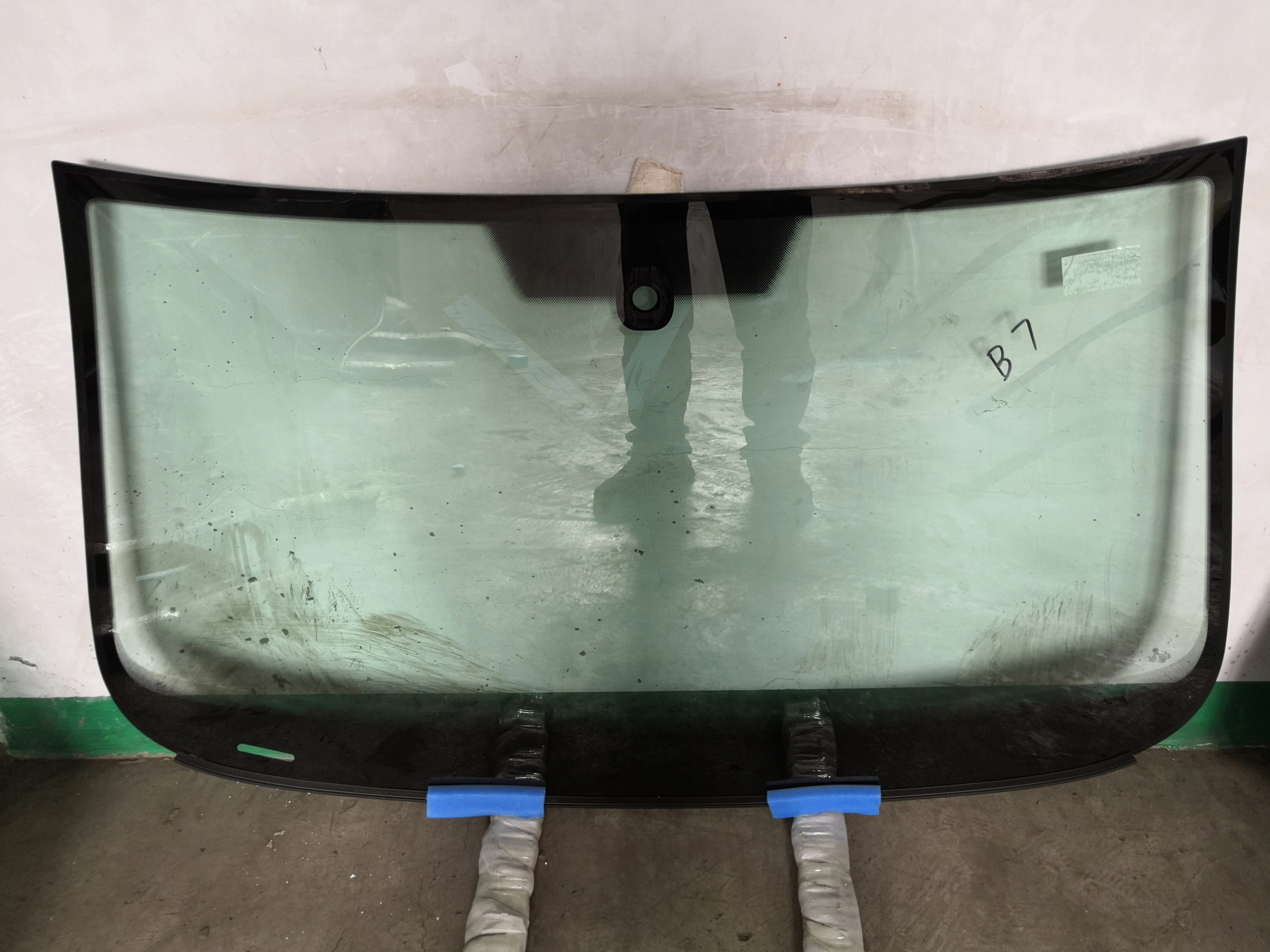 Front glass car windscreens with different kinds of models auto glass supplier