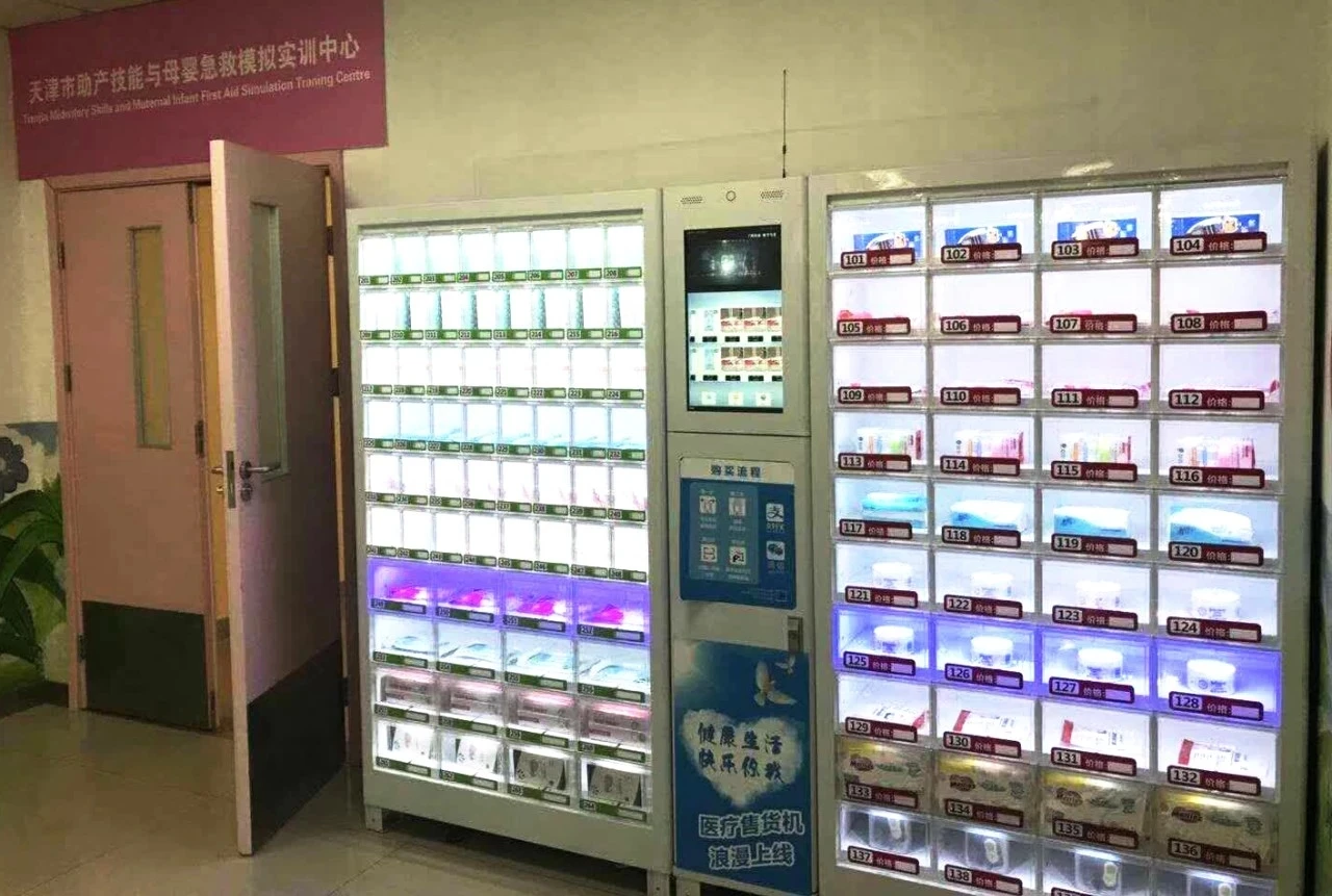 Customized smart vending machine Locker smart machine toys packed food vending machine with different size lockers