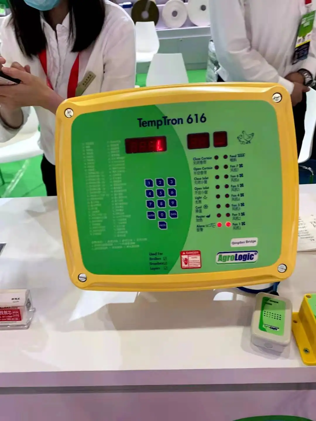 Temptron control panel automatic Environment control system for poultry chicken house