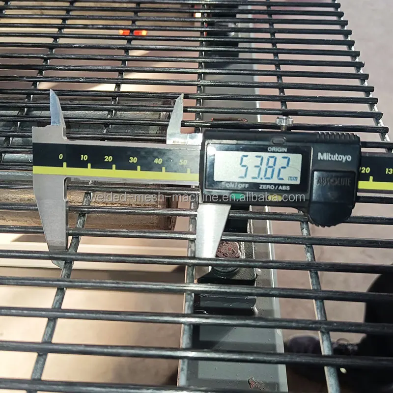 El panel de la cerca de seguridad que suelda la soldadora anti de la malla de alambre de la cerca del panel de la subida 358