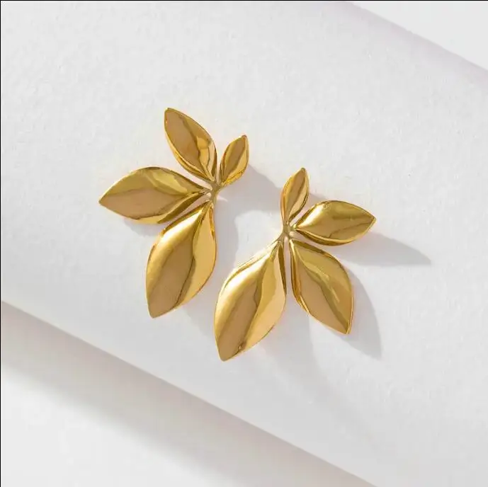 Fashion Vintage Leaf Shaped Earrings Minimalist Glossy Flowers Leaf Earrings Gold Plated Leaves Shape Unique Earrings